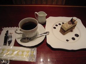 珈琲茶館 集 季節のケーキとコーヒー