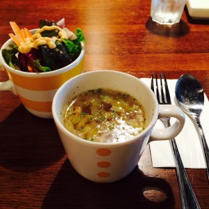KEY'S SHELTA　スープとサラダ 汤和沙拉