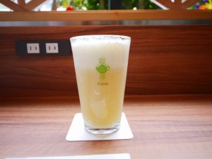 原宿　表参道　カスケード原宿　台湾　岩塩チーズティー　テイクアウト　お茶