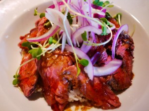 原宿　表参道　アメリカンハウス　AMERICAN　HOUSE　ランチ　ローストビーフ丼　カスケード原宿