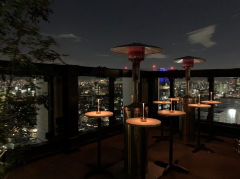 夜景がきれいなレストランバー