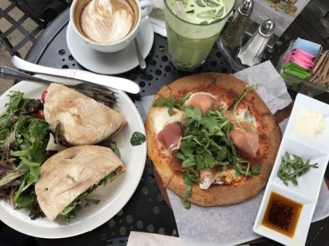 ブランチ