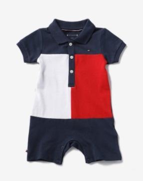 BABY カラーブロックロンパース 出典：https://japan.tommy.com/shop/item/KN01284000?colorCode=C87&shopCode=KID
