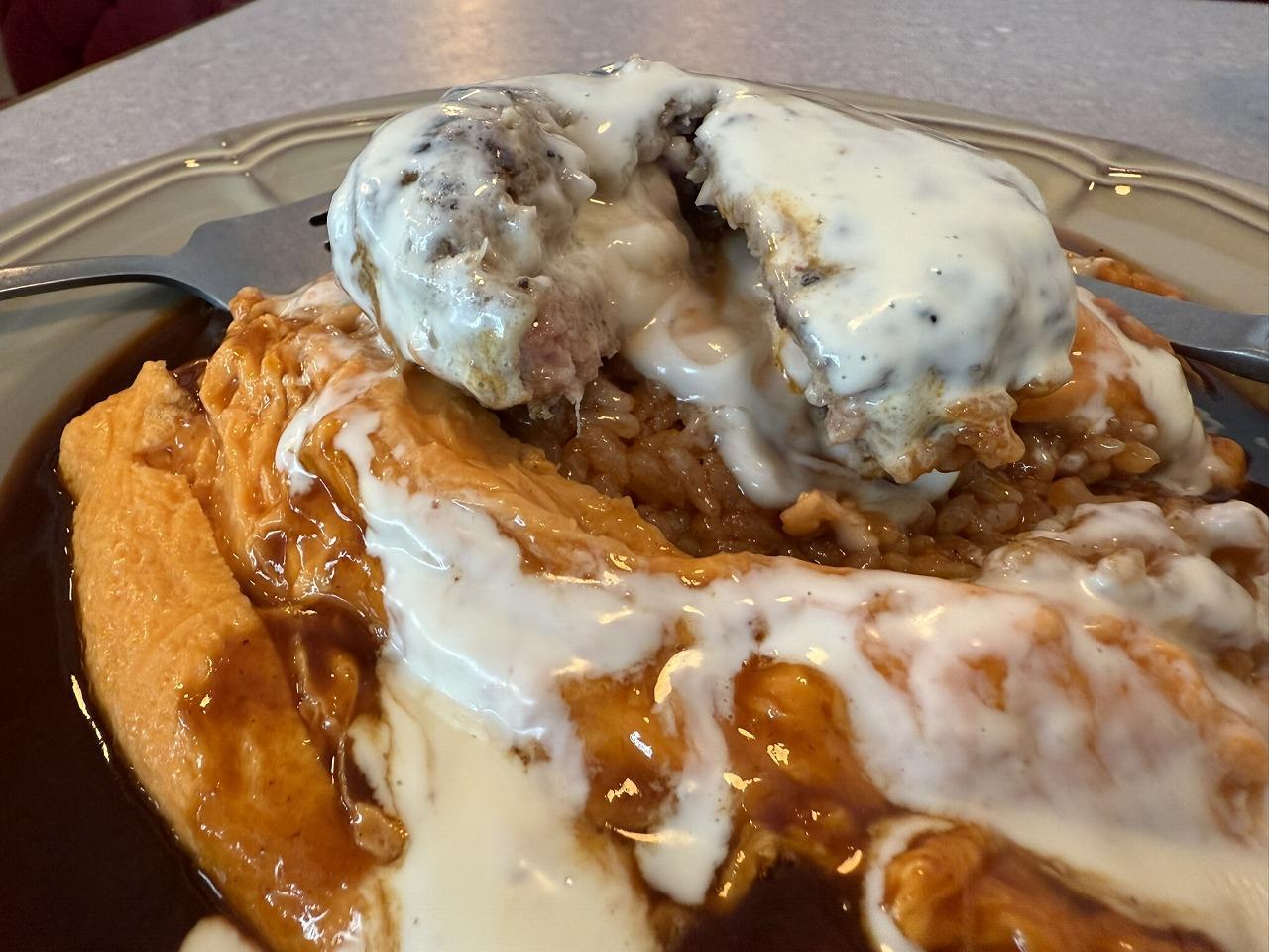 ダブルチーズハンバーグオムライス ダブルチーズハンバーグオムライス