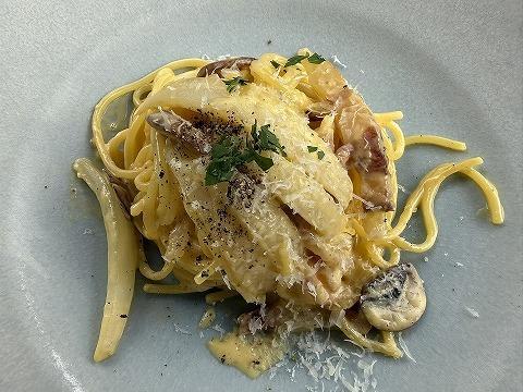 静岡産マッシュルームと淡路産新玉ねぎのカルボナーラ（J_O LUNCH SHORT COURSE:PASTA） 静岡産マッシュルームと淡路産新玉ねぎのカルボナーラ（J_O LUNCH SHORT COURSE:PASTA）