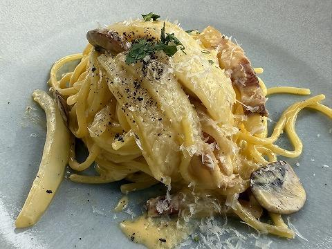 静岡産マッシュルームと淡路産新玉ねぎのカルボナーラ（J_O LUNCH SHORT COURSE:PASTA） 静岡産マッシュルームと淡路産新玉ねぎのカルボナーラ（J_O LUNCH SHORT COURSE:PASTA）
