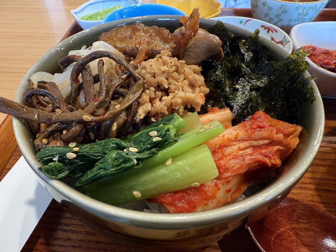 鶏そぼろビビンバ定食 鶏そぼろビビンバ定食