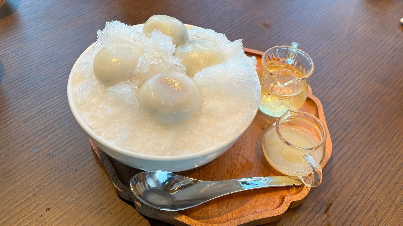 ゴマ&ピーナッツ団子のかき氷 ゴマ&ピーナッツ団子のかき氷