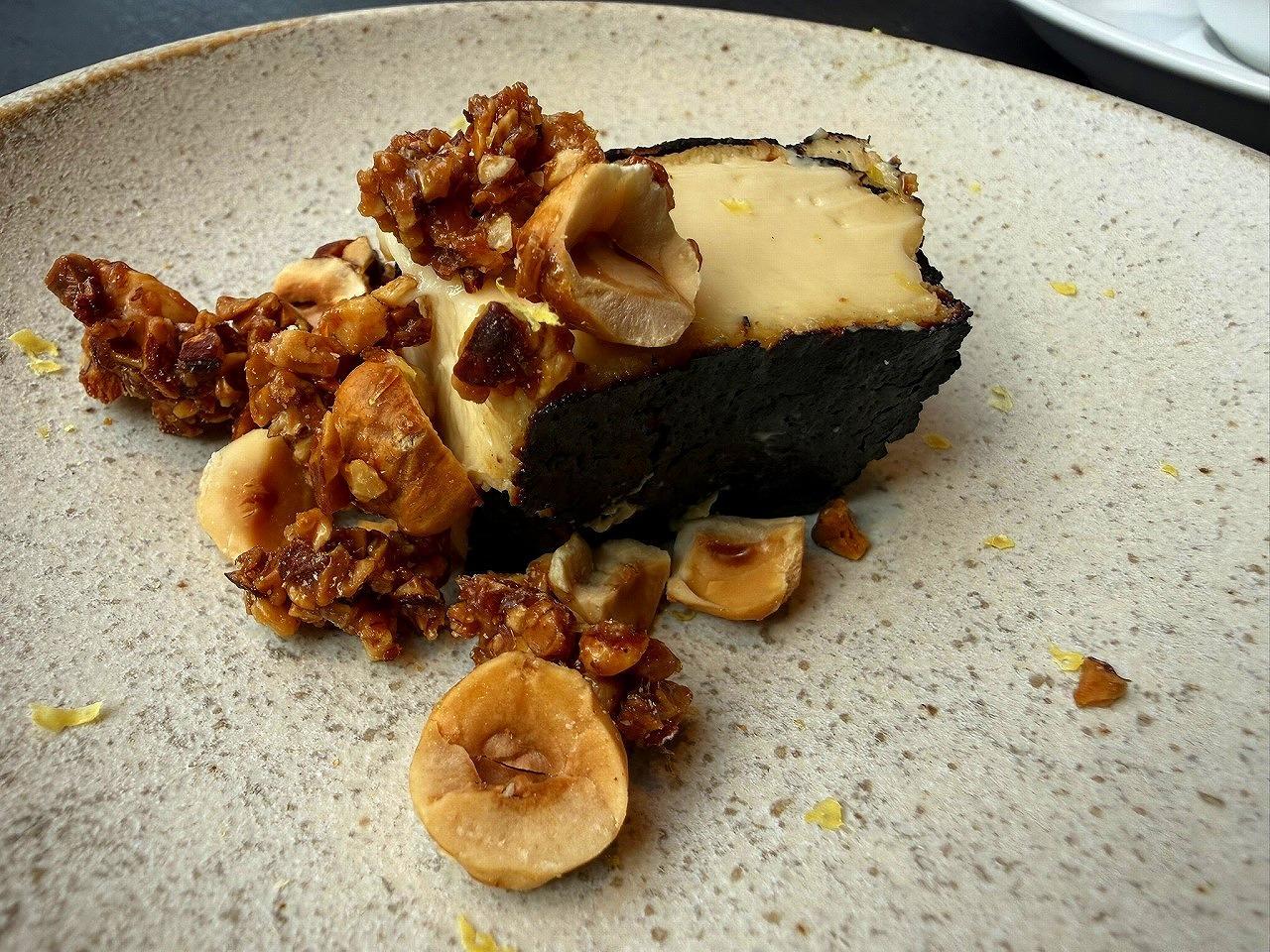 薪火焼きバスクチーズケーキ 薪火焼きバスクチーズケーキ