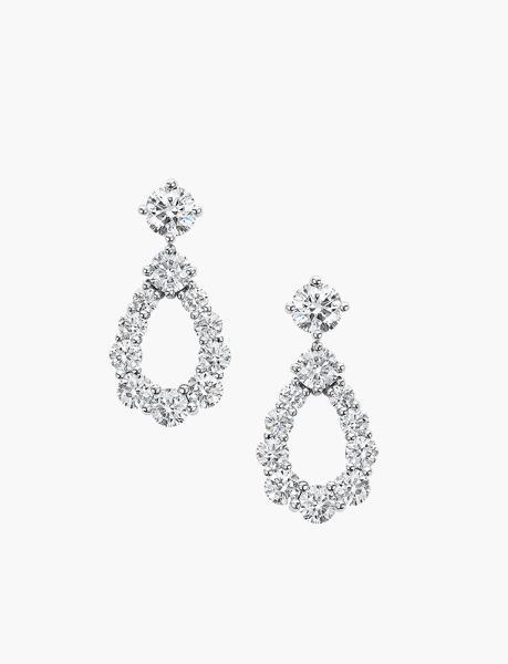 イヤリング 出典：https://www.harrywinston.com/ja/products/diamond-loop-by-harry-winston/diamond-loop-small-diamond-earrings-eadprdsmlp