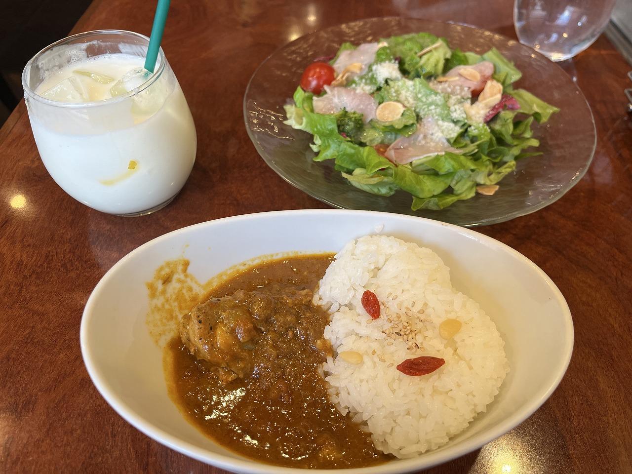 ごちそうサラダ＆ハーフカレー ごちそうサラダ＆ハーフカレー