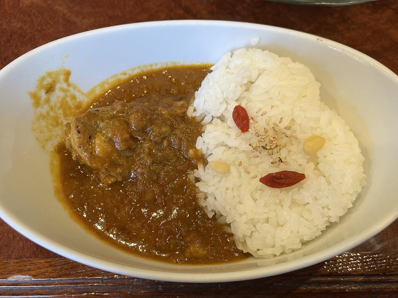 ごちそうサラダ＆ハーフカレー 薬膳チキンカレー