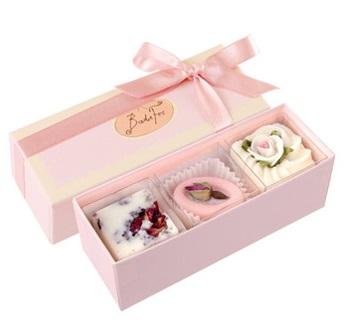 出典：https://www.cosme.net/product/product_id/10136685/sku/959528/image/444324