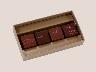 出典：JEAN-PAUL HEVIN  https://image1.shopserve.jp/jeanpaulhevin-japon.shop/pic-labo/boite_doree_4_chocolats_up_840_630.jpg?t=20181227125302）