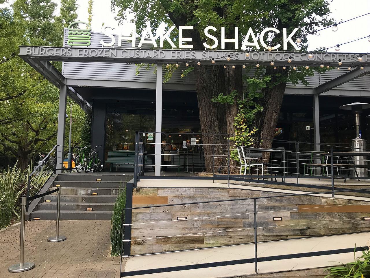 シェイク シャック （Shake Shack） 外苑いちょう並木