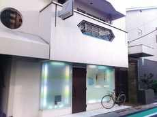 西村デンタルオフィス 出典：http://www.omotesando-info.com/shop/clinic/shop/nishimura-dentaloffice.html